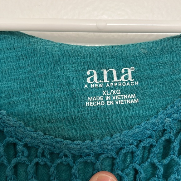 Women’s Blue Green Sleeveless Top - Picture 2 of 3